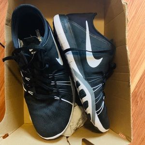 Nike sneakers new size 9